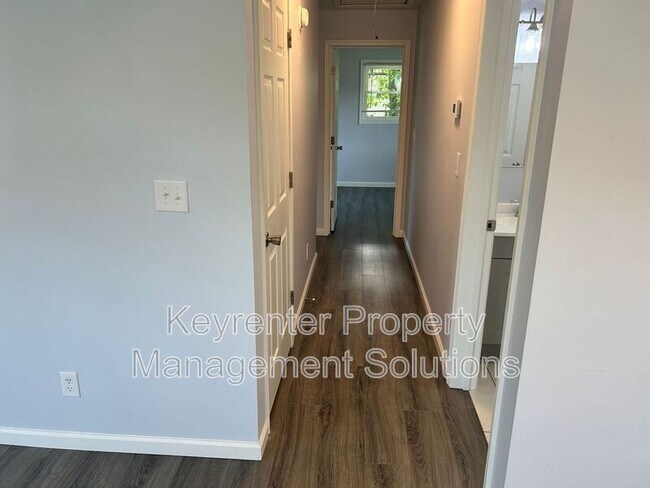 Building Photo - 421 N Charlotte Ave