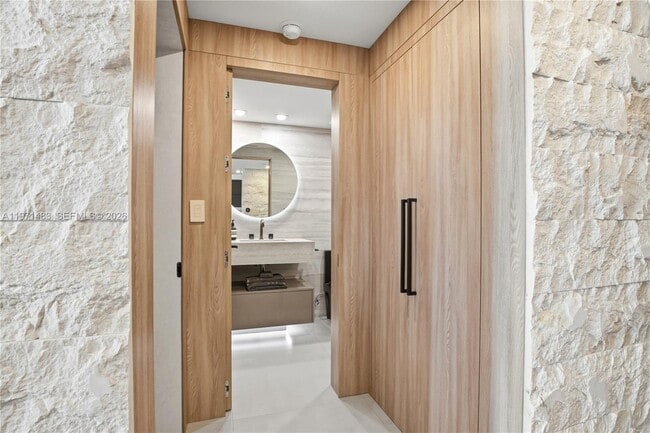 Building Photo - 2127 Brickell Ave