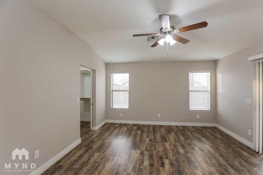 Building Photo - 5527 W Southgate Ave