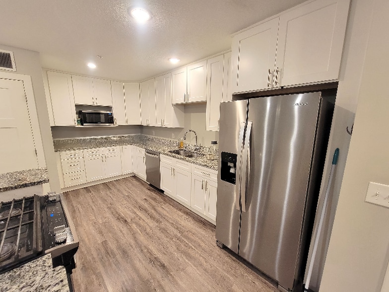 Primary Photo - 2829 27th Ave S