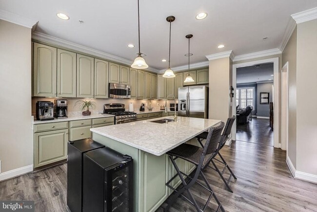 Building Photo - 508 Rampart Way