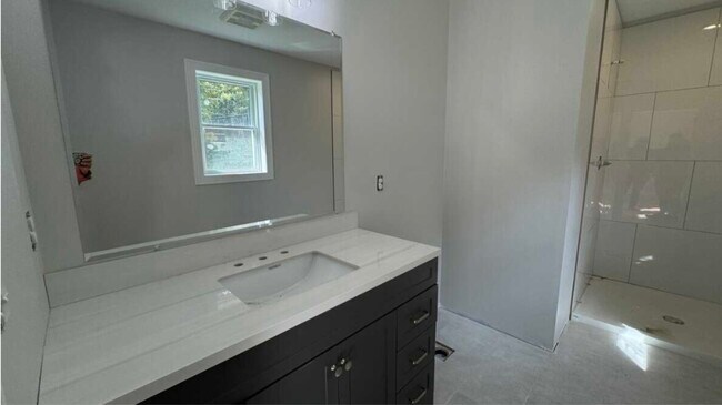 Building Photo - 58 Pleasant St