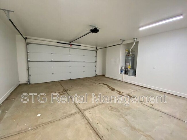 Building Photo - 2473 350 N