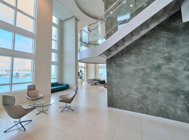 Building Photo - 1900 N Bayshore Dr