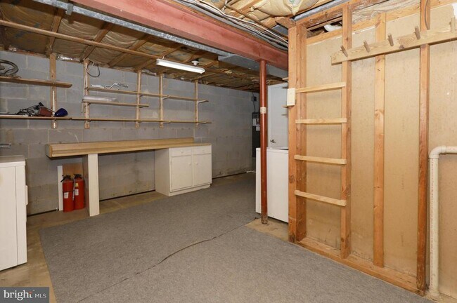 Building Photo - 11800 Wolf Run Ln
