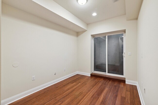 Building Photo - 1408 Willington St