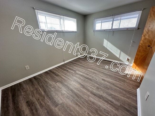 Building Photo - 3 Bed 1 Bath Home