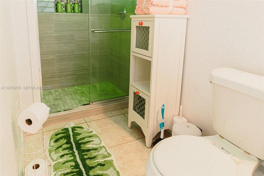 Building Photo - 809 SE 14th Dr