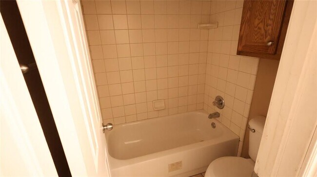 Building Photo - 847 Rambling Oaks Dr