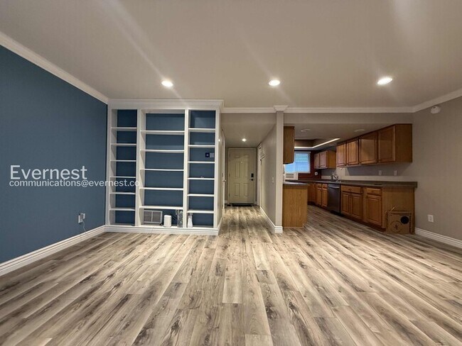 Building Photo - 254 S Oman Rd