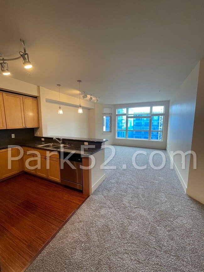 Building Photo - $250 Off First Full Month!  1 Bedroom Condo in Downtown Tacoma