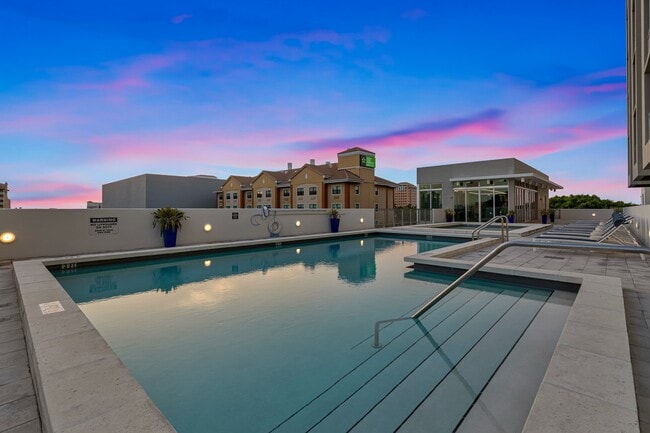 Swimming Pool - The Mile