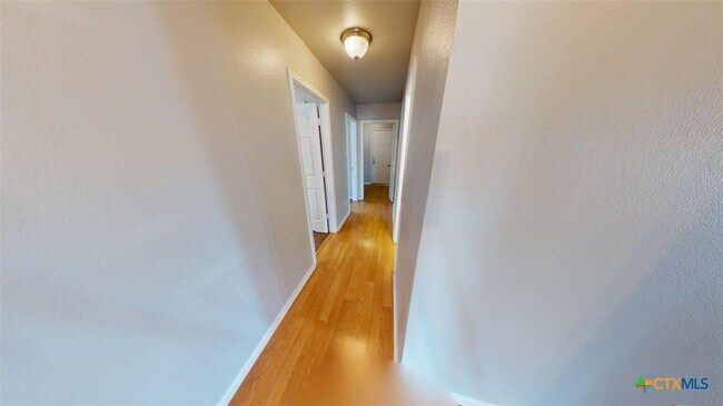 Building Photo - 601 Cattail Cir