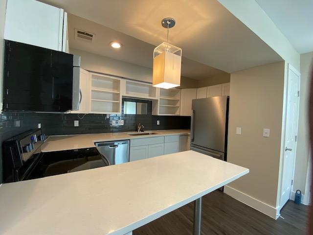 Building Photo - 935 La Posada Dr