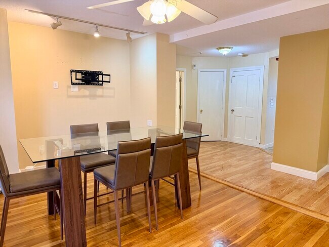 Building Photo - 59 Whitney Ave