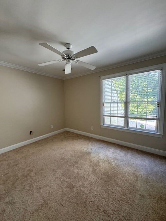 Building Photo - Townhome in Ashton Place