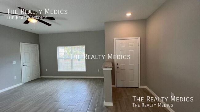 Building Photo - 850 Peyton Ave