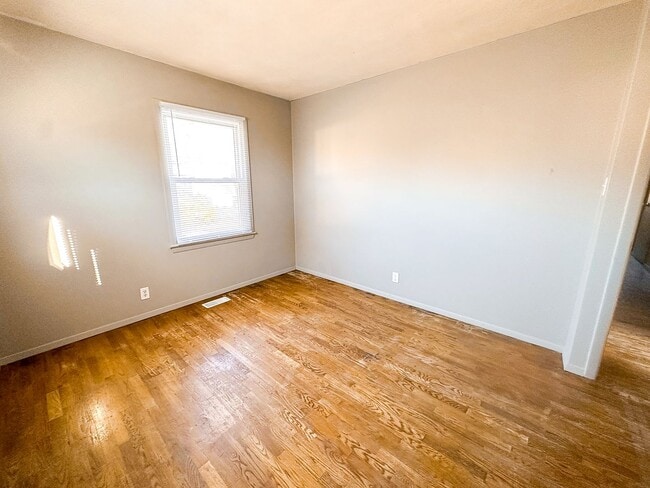 Building Photo - 8415 E 34th St