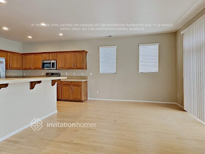 Building Photo - 6252 40th St Ct E