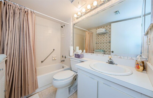 Building Photo - 1151 Pine Ridge Cir W