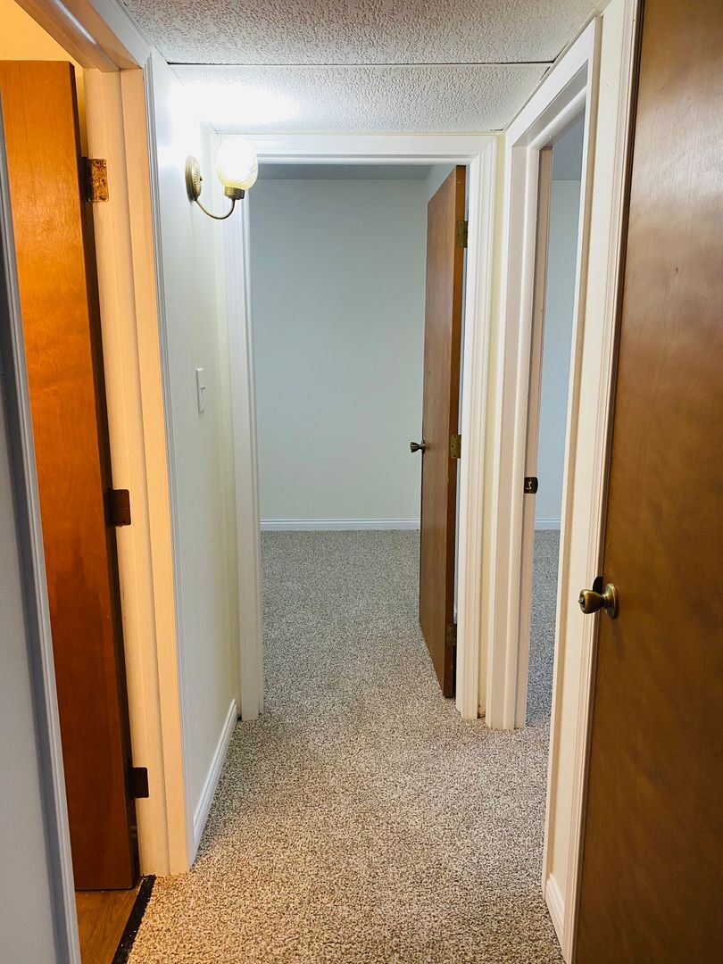 Building Photo - 807 Mitchell Ave