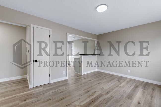 Building Photo - 1631 S Fern St