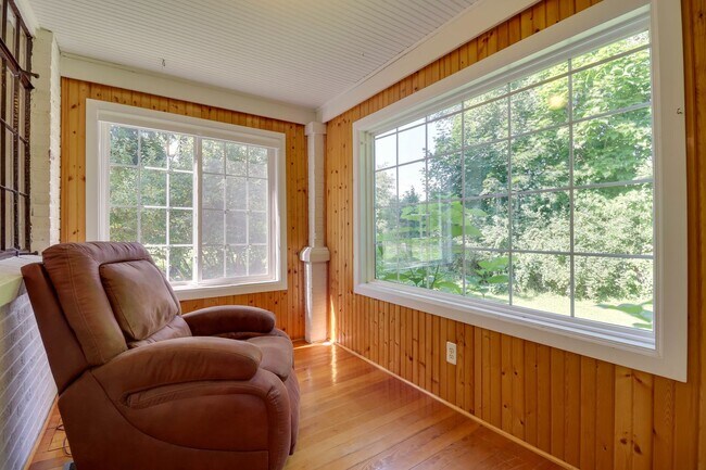 Building Photo - Lenox Township home on 7 acres