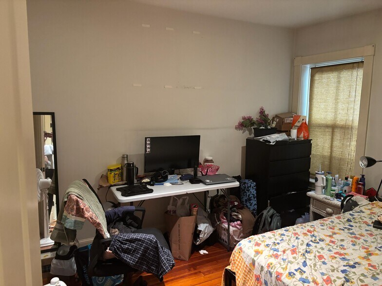 Building Photo - 151 Highland St