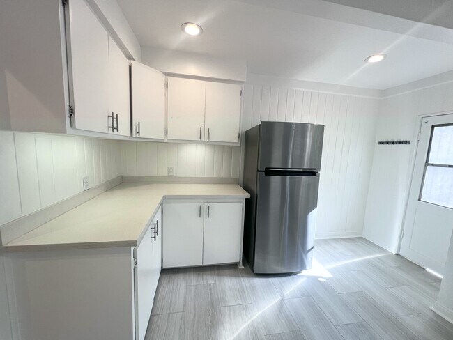 Building Photo - 4628 6th Ave