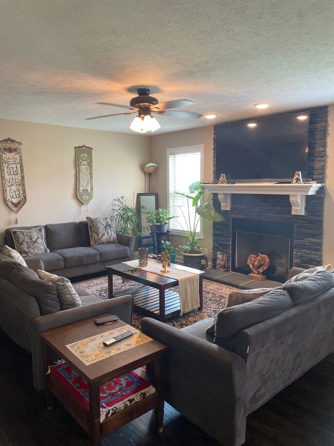 Building Photo - 1046 Christian James Ct