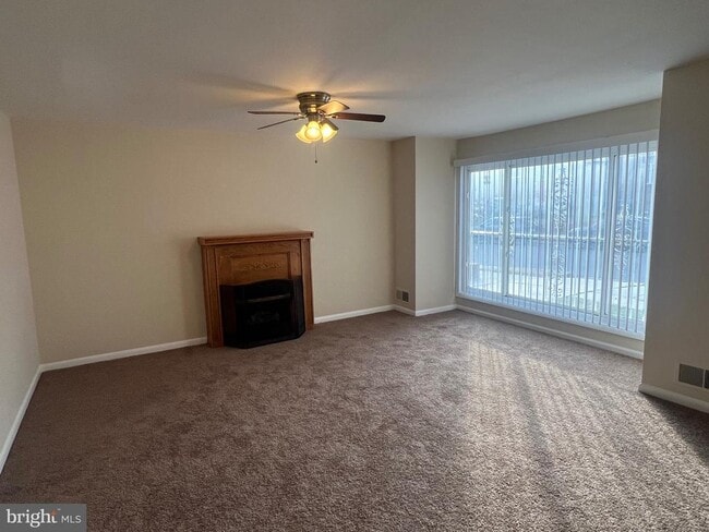 Building Photo - 800 Jefferson St NE