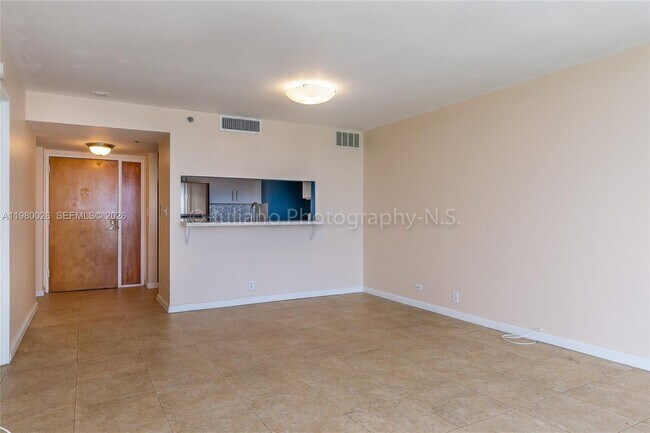 Building Photo - 7601 E Treasure Dr