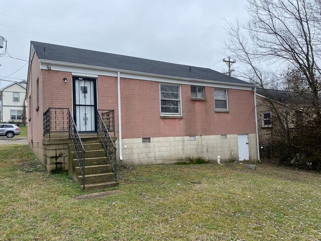 Building Photo - FOR RENT!!! 3 Bedroom House - Large Fenced...