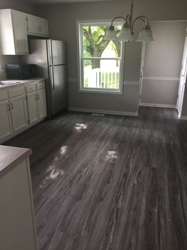 Building Photo - 3 Bedroom 2 bath - Gold Hill, NC Area