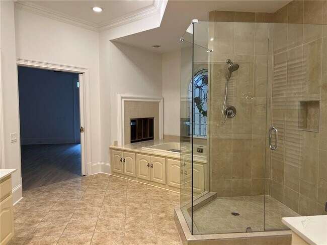 Building Photo - 4608 Chattahoochee Crossing SE