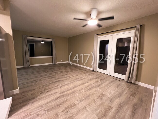 Building Photo - 3016 W Roxbury St