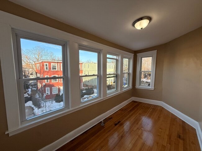 Building Photo - 25 Ronan St