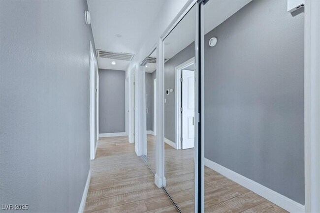 Building Photo - 6353 Whippoorwill Way