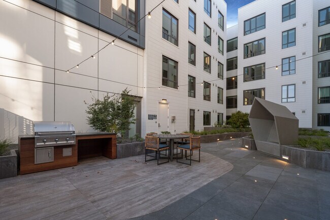 Building Photo - 975 Bryant St