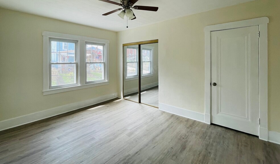 Building Photo - 2331 Los Angeles Ave