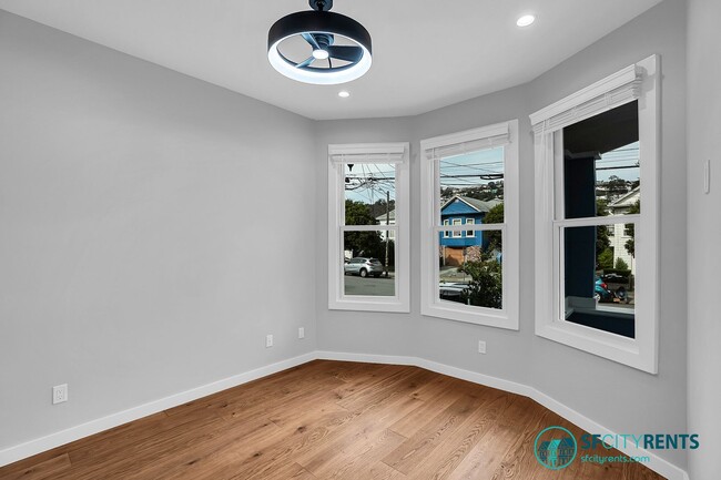 Building Photo - Sunnyside: Newly Renovated Single Family H...