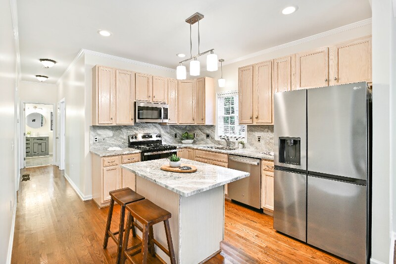 Building Photo - 1058 Jefferson Ave