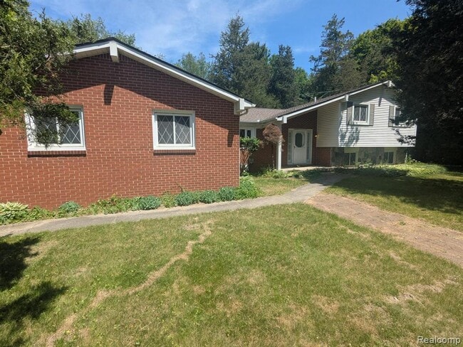 Building Photo - 3211 McCluskey