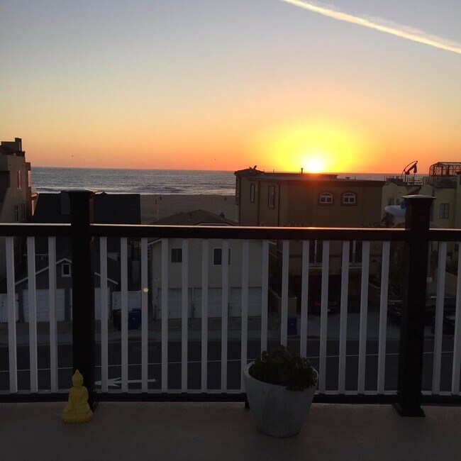 Rooftop - 16 Hermosa Ave