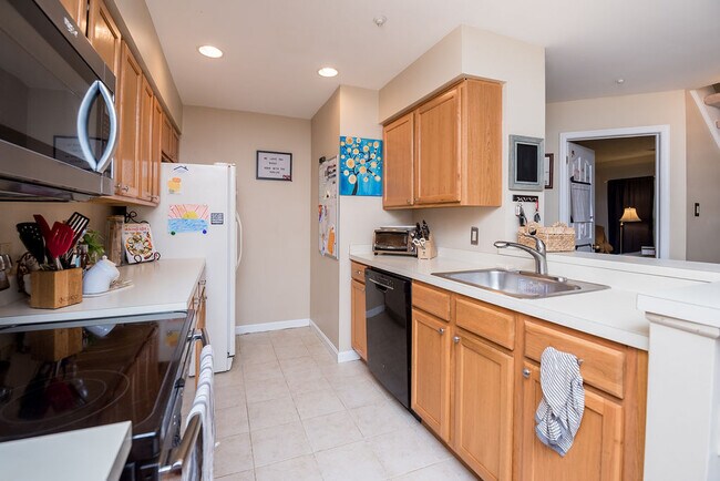 Kitchen - 710 Remington Ct