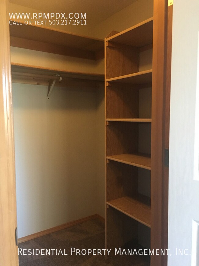 Building Photo - Refreshed Rental Rate - Coveted Sherwood H...
