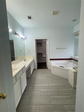 Building Photo - 513 Hickory Dr