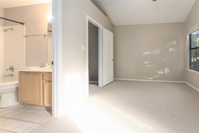 Building Photo - 11901 Swearingen Dr