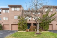 Building Photo - 44 Lexington Ct