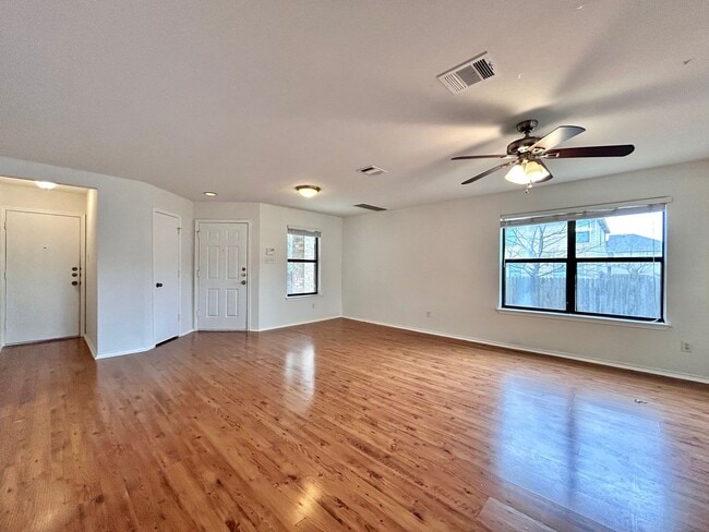 Building Photo - 2417 McCook Dr